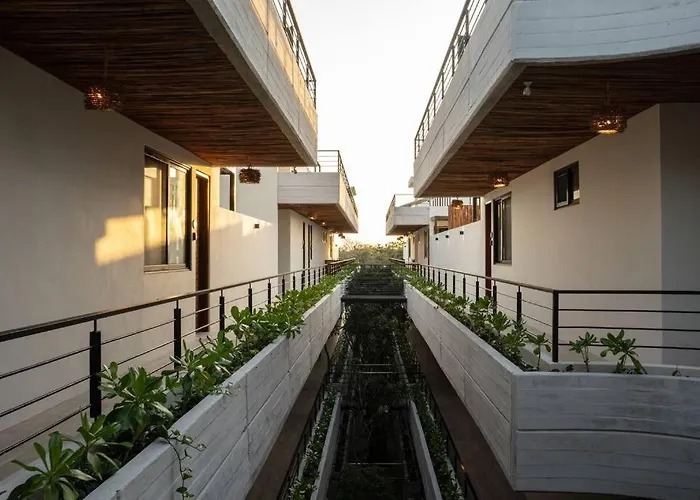 New 2 Bed And Bath - - Views To The Jungle